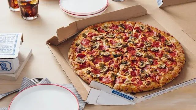BookNoFees : Snack – Domino's – Athens – Domino's, photo n° 3