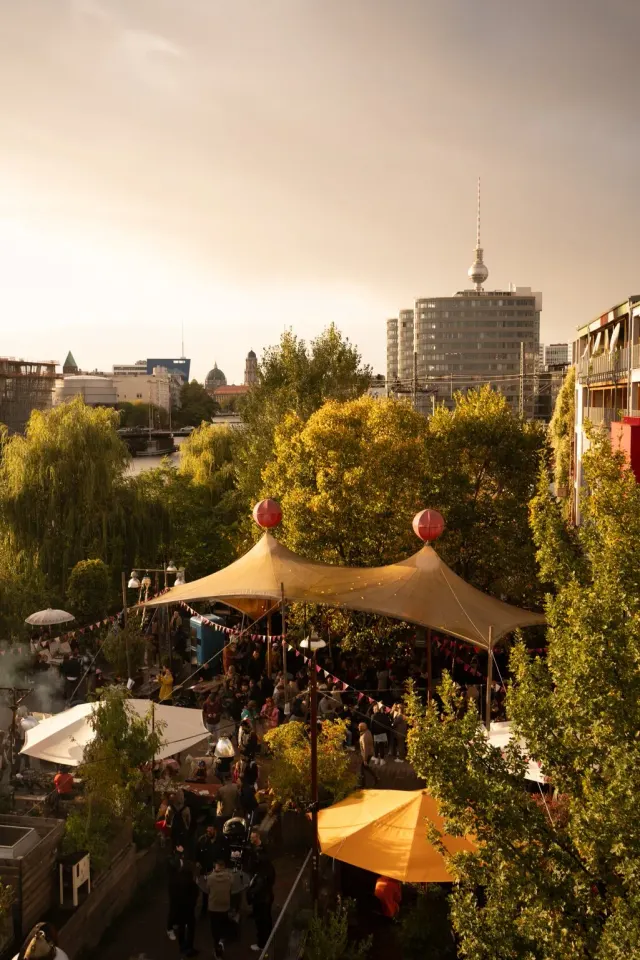 BookNoFees : Café – Café Holzmarktperle – Berlin – Café Holzmarktperle, photo n° 2