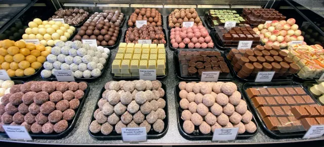 BookNoFees : Restaurant – Konditorei Café Römer – Siegen – Pâtisserie-café Römer, photo n° 3