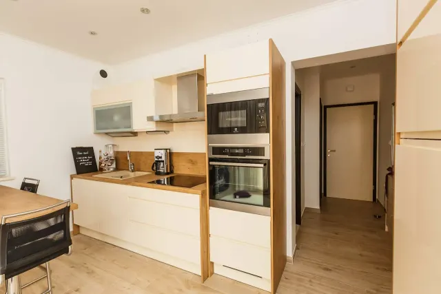 BookNoFees: Appartement « Miran » avec balcon et vue sur la mer – Okrug Gornji