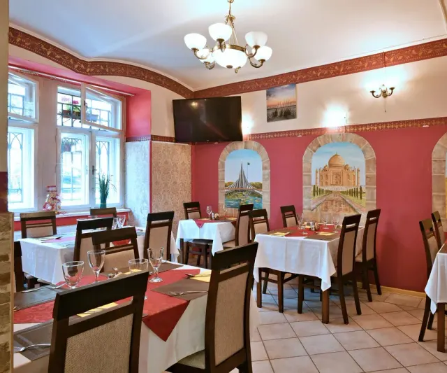 BookNoFees : Restaurant – Red Chilli – Prague – Piment rouge, photo n° 2