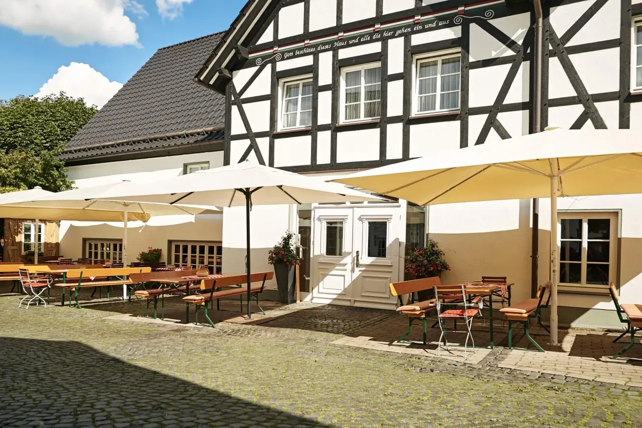 BookNoFees : Restaurant – Esloher Brauhaus — Domschänke Esselbräu – Eslohe – Brasserie d'Eslohe — Domschänke Esselbräu, photo n° 1