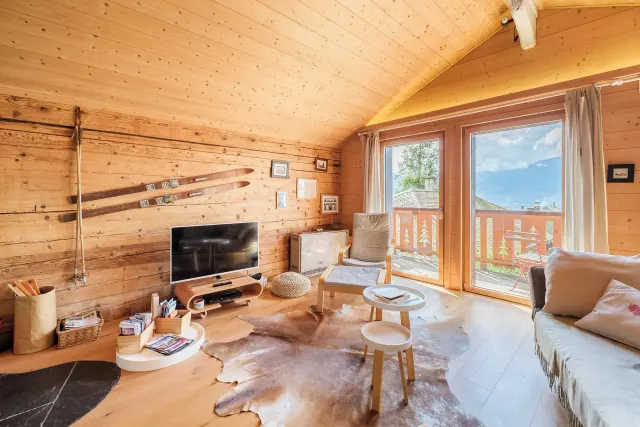 BookNoFees: Chalet Rouge Cœur – Chalet historique avec vue sur les Dents du Midi – Fenalet-Sur-Bex