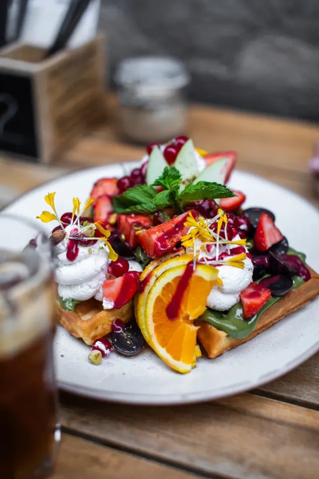 BookNoFees : Café – Blueberry Brunch – Budapest – Brunch aux myrtilles, photo n° 3