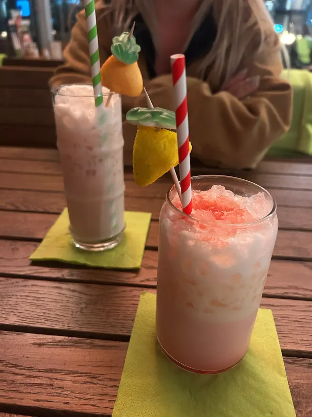 BookNoFees : Restaurant – R-Café Möhnesee – Möhnesee-Delecke – R-Café Möhnesee, photo n° 2