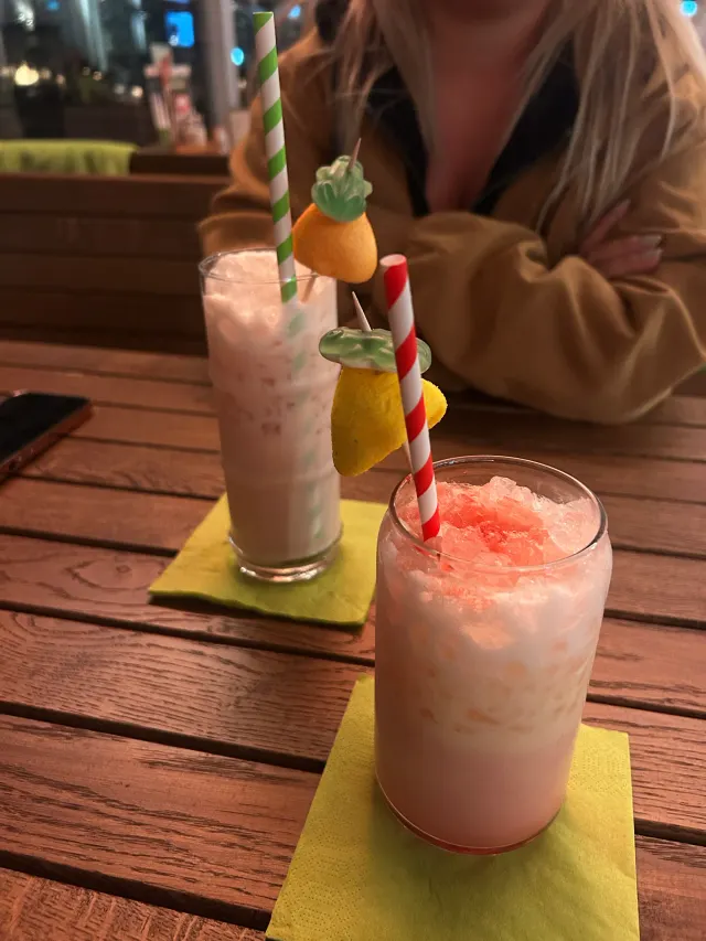 BookNoFees : Restaurant – R-Café Möhnesee – Möhnesee-Delecke – R-Café Möhnesee, photo n° 3