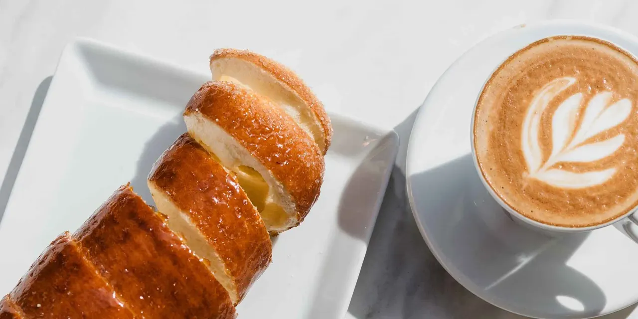 BookNoFees : Café – Molnár's Kürtőskalács – Budapest – Les choux à la crème de Molnár, photo n° 1