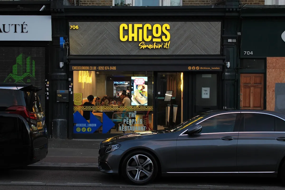 BookNoFees : Restaurant – Chicos – London – Les gars, photo n° 1