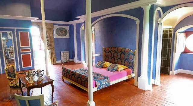 BookNoFees: Château de la Servayrie – Suite Les Quatre Saisons – Mouret
