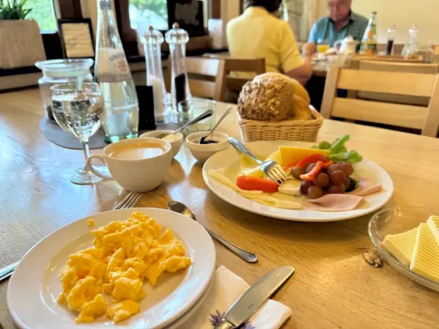 BookNoFees : Restaurant – Gasthof Kaiser – Kirchhundem – Auberge Kaiser, photo n° 3