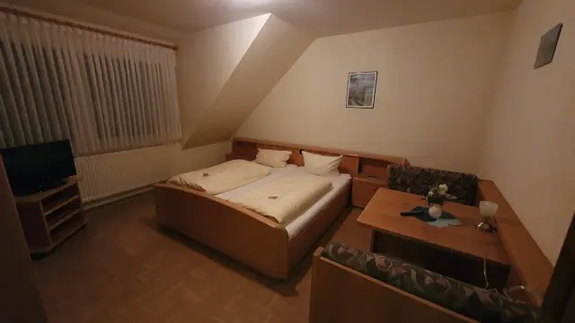 BookNoFees : Restaurant – Gasthof Zum Österntor – Medebach – Auberge « Zum Österntor », photo n° 2