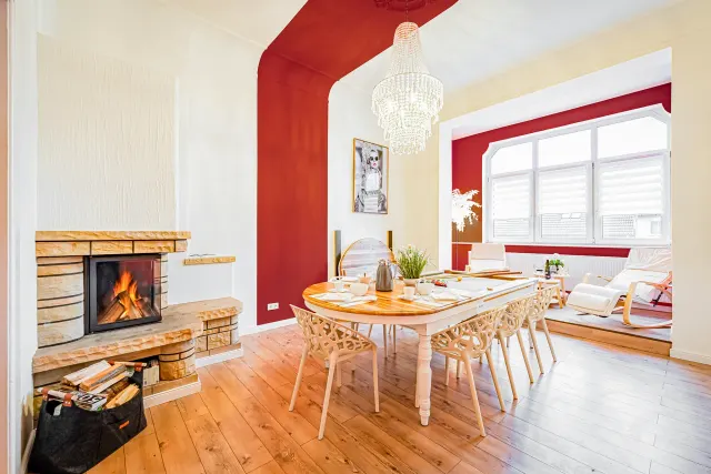 BookNoFees : location de vacances à Magdeburg – Spacieux appartement de 145 m² dans un immeuble ancien, comprenant 4 chambres et 1 place de parking privée à Magdebourg