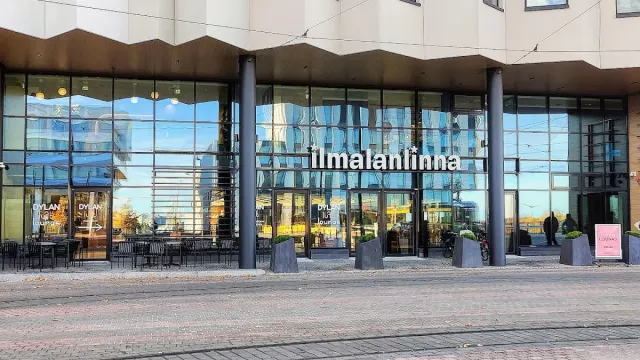 BookNoFees: Dylan Luft, Helsinki