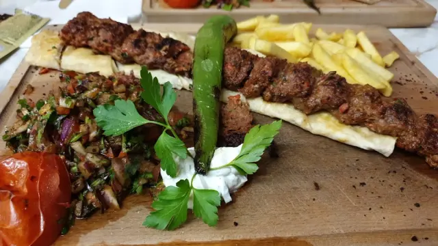 BookNoFees : Restaurant – Dürrüm's Kierspe – Kierspe – Dürrüm's à Kierspe, photo n° 3