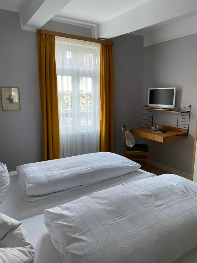 BookNoFees : Restaurant – Gasthof und Pension zu den Linden – Kirchhundem – Auberge et pension « Zu den Linden », photo n° 3