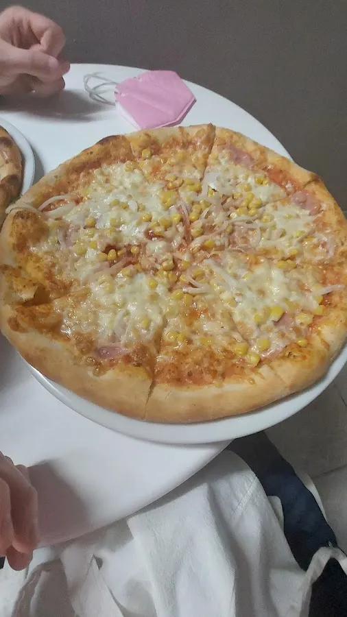 BookNoFees : Snack – Študentka – Bratislava – Étudiante, photo n° 2