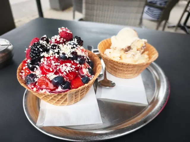 BookNoFees : Restaurant – Ankays Eiscafé – Freudenberg – Ankays Eiscafé, photo n° 2