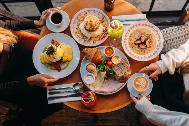 BookNoFees : Café – Kavárna co hledá jméno – Prague – Un café à la recherche d'un nom, photo n° 2