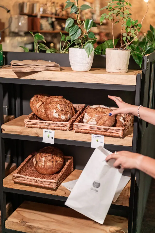BookNoFees : Café – Kavárna co hledá jméno – Prague – Un café à la recherche d'un nom, photo n° 3
