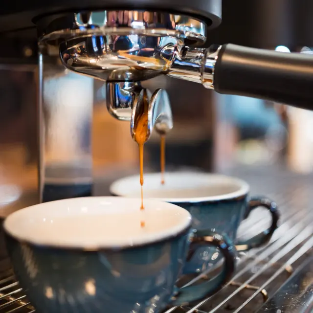 BookNoFees : Café – Kávé|szünet – Budapest – Pause-café, photo n° 3