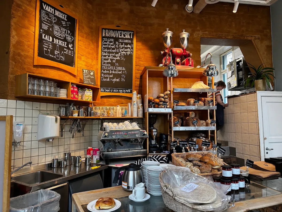 BookNoFees : Café – Åpent Bakeri – Oslo – Boulangerie ouverte, photo n° 1