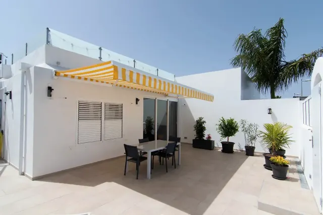 BookNoFees: Casa Kriki : bungalow de luxe avec terrasse sur le toit dans le complexe Holycan – Playa Del Ingles