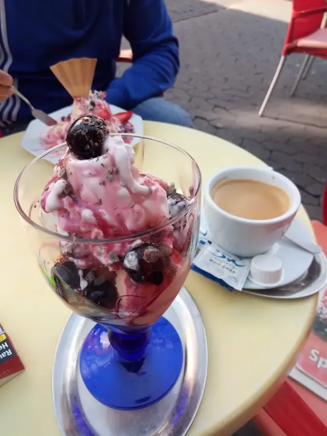 BookNoFees : Restaurant – Eiscafé Da Rosa – Werl – Eiscafé Da Rosa, photo n° 3