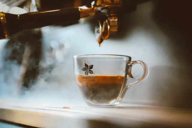 BookNoFees : Café – Coffee Island – Athens – L'île du café, photo n° 2
