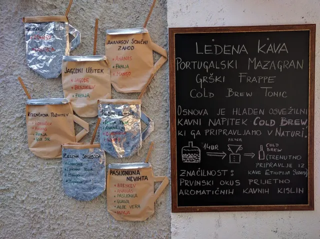 BookNoFees : Café – Kavarna Natura – Ljubljana – Café Natura, photo n° 2