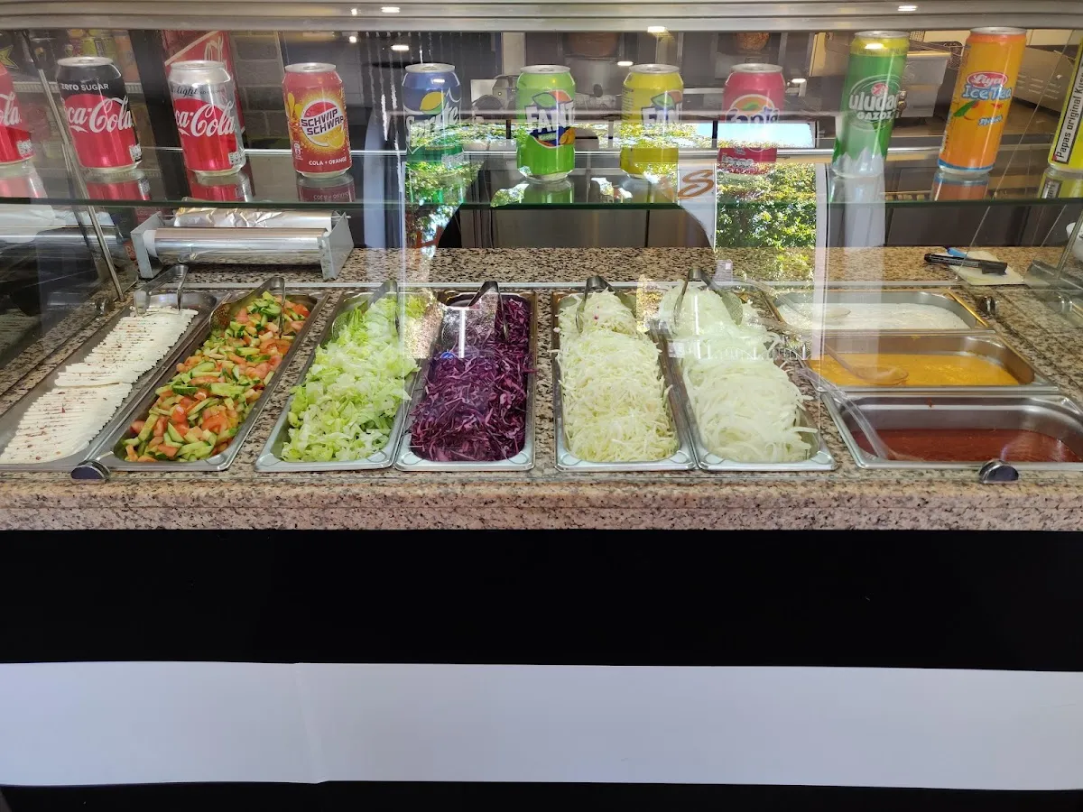 BookNoFees : Restaurant – Halikarnas – Breckerfeld – Halicarnasse, photo n° 1