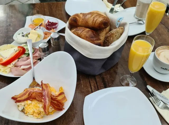 BookNoFees : Restaurant – Das kleine Kaffeehaus – Gevelsberg – Le petit café, photo n° 3