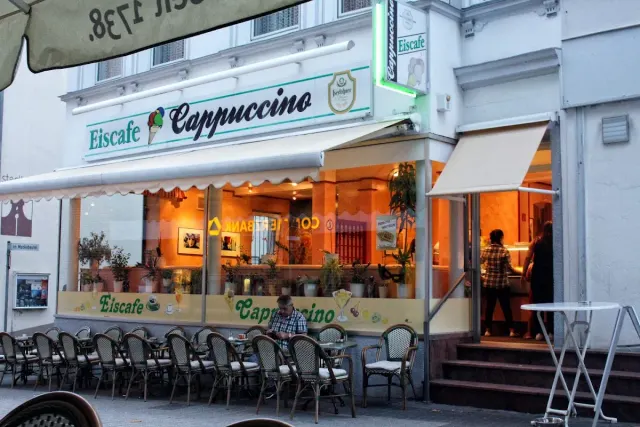 BookNoFees: Eiscafé Cappuccino, Altena