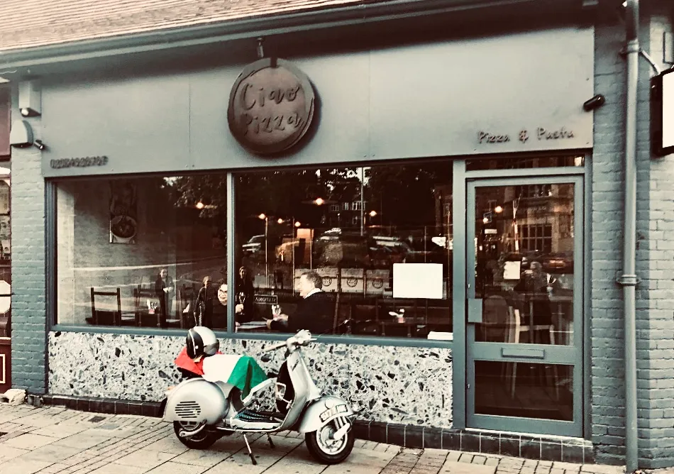 BookNoFees : Restaurant – Ciao Pizza – London – Bonjour Pizza, photo n° 1