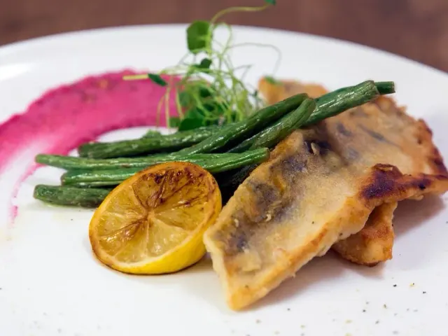 BookNoFees : Restaurant – Restauracja muzyczna Struna – Warsaw – Le restaurant musical Struna, photo n° 2