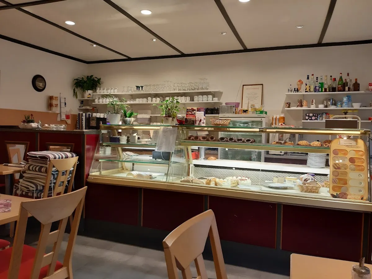 BookNoFees : Restaurant – Anna's Café – Geseke – Le Café d'Anna, photo n° 1