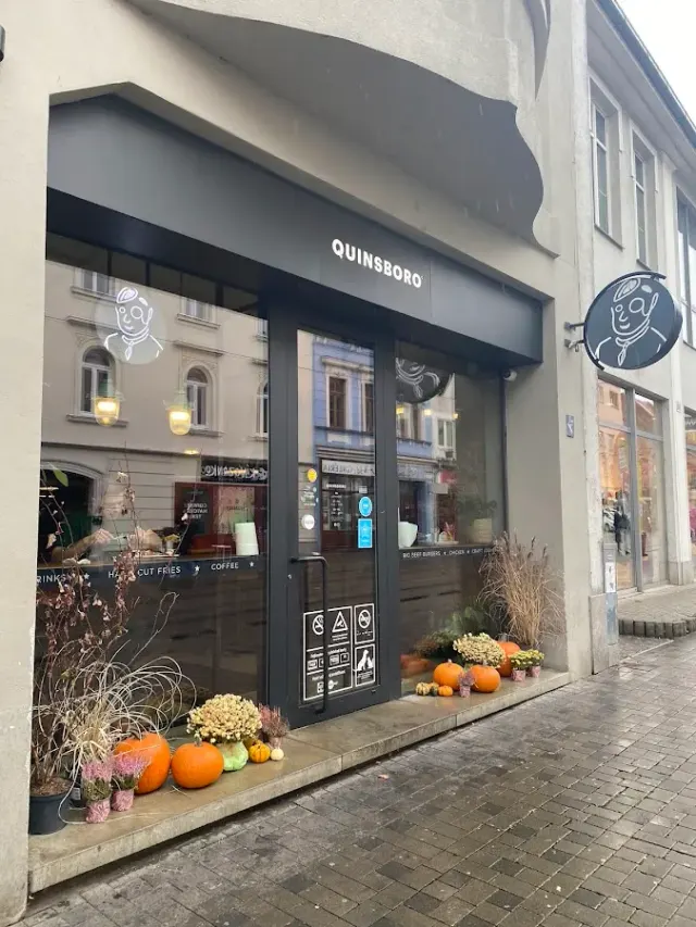 BookNoFees: Quinsboro, Bratislava