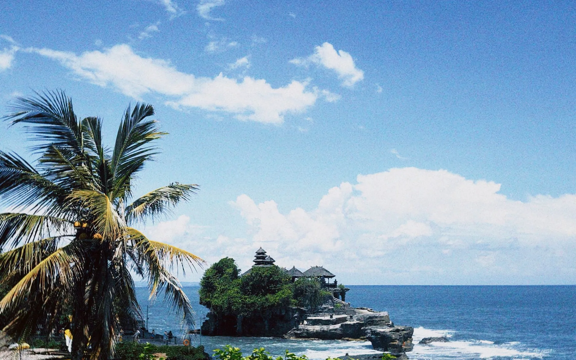 Le temple de Tanah Lot, sur la côte de Bali
