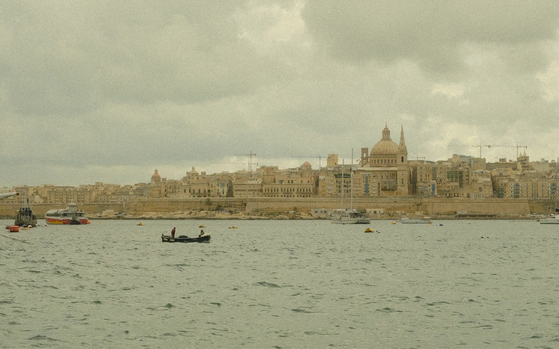 L'architecture historique de La Valette vue depuis l'eau