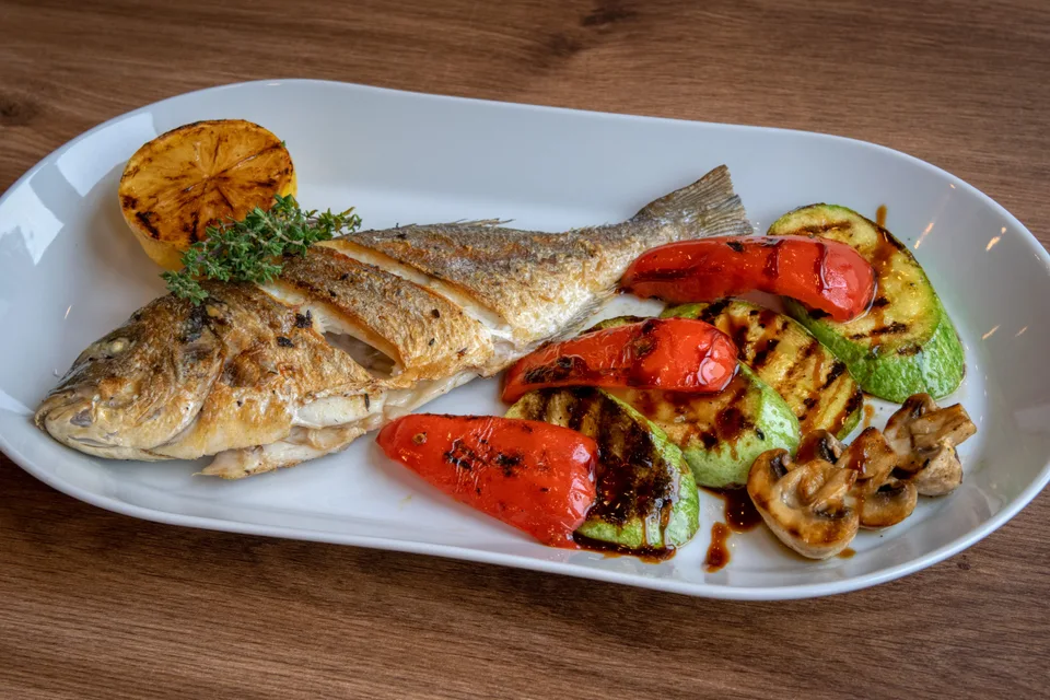 BookNoFees: Photo d’illustration : Poisson grillé